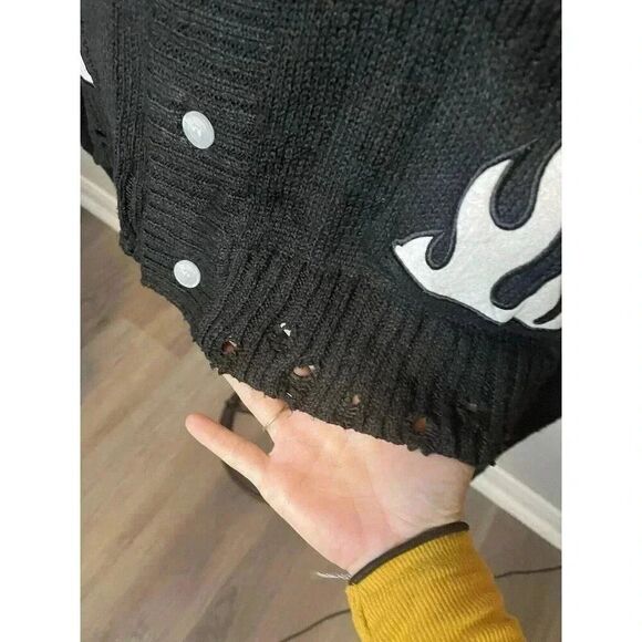 STRANGER THINGS PACSUN BLACK THINGS FLAMES CARDIGAN SWEATER SIZE LARGE - Picture 4 of 9